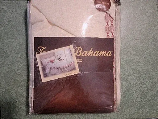 Tommy Bahama TRELLIS Ivory & Crimson Queen Bedskirt - NEW